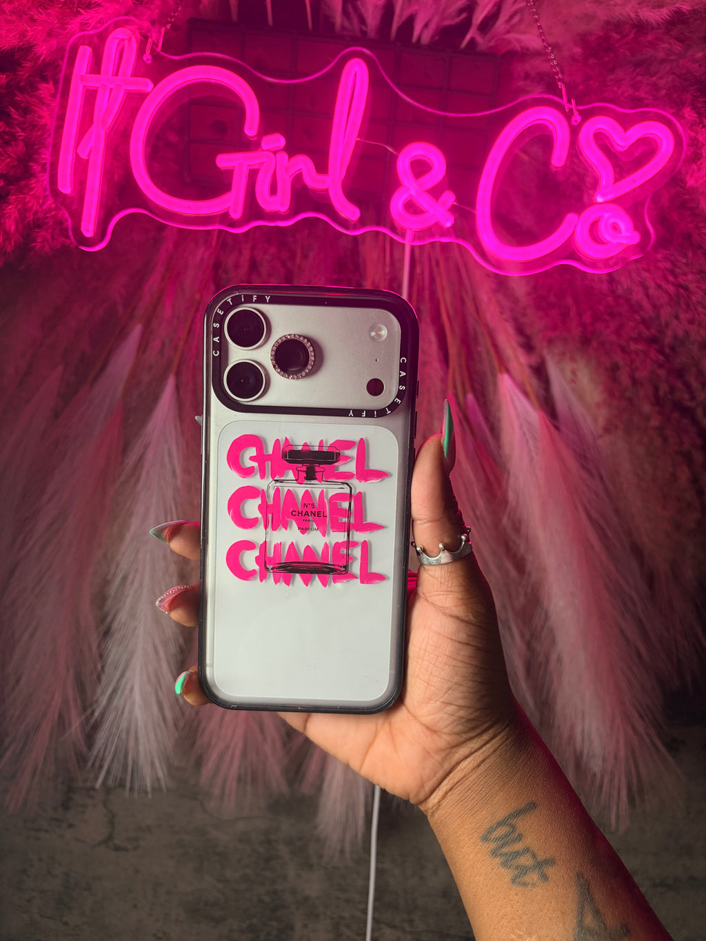 Graffiti Chanel 🖤💕