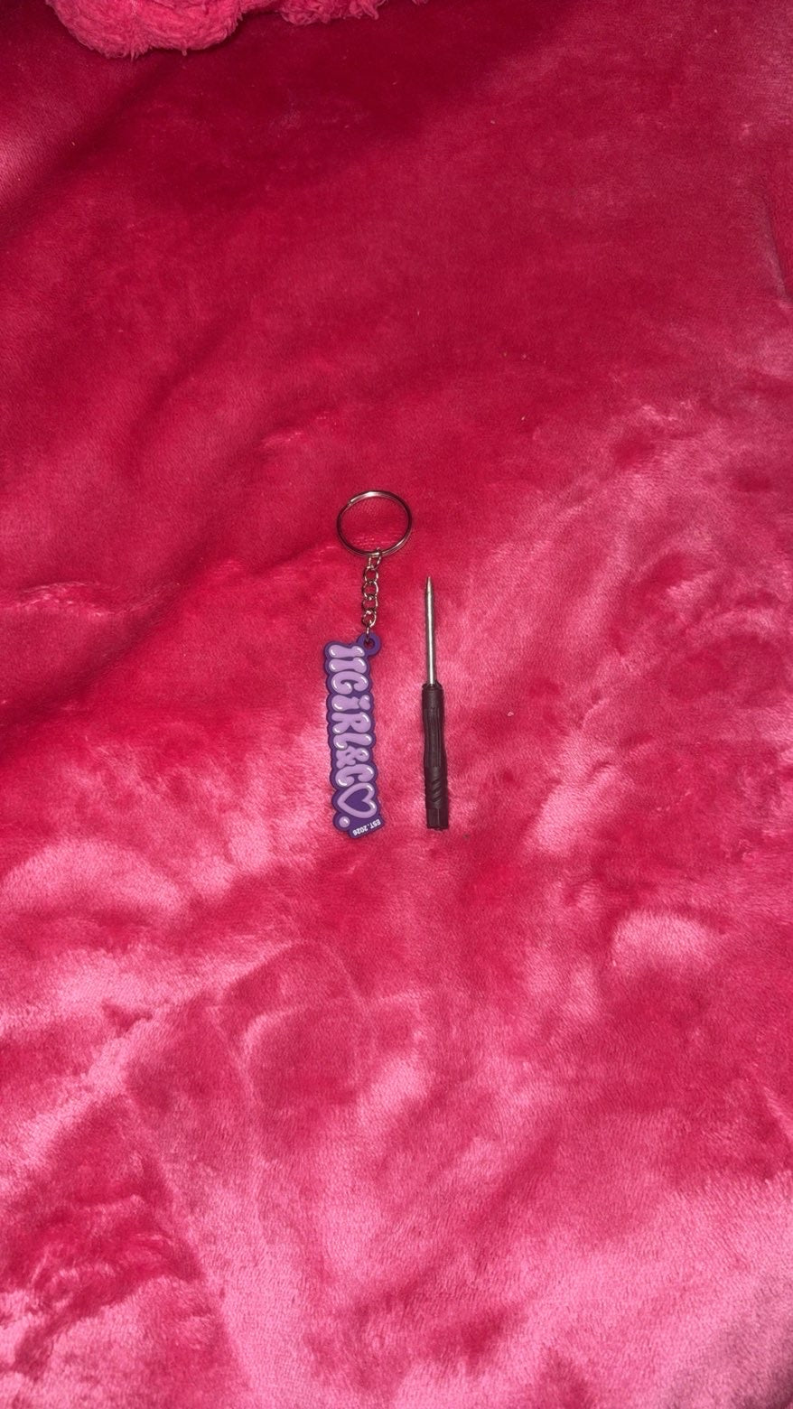 IT GIRL MINI ᥫ᭡ Keychain