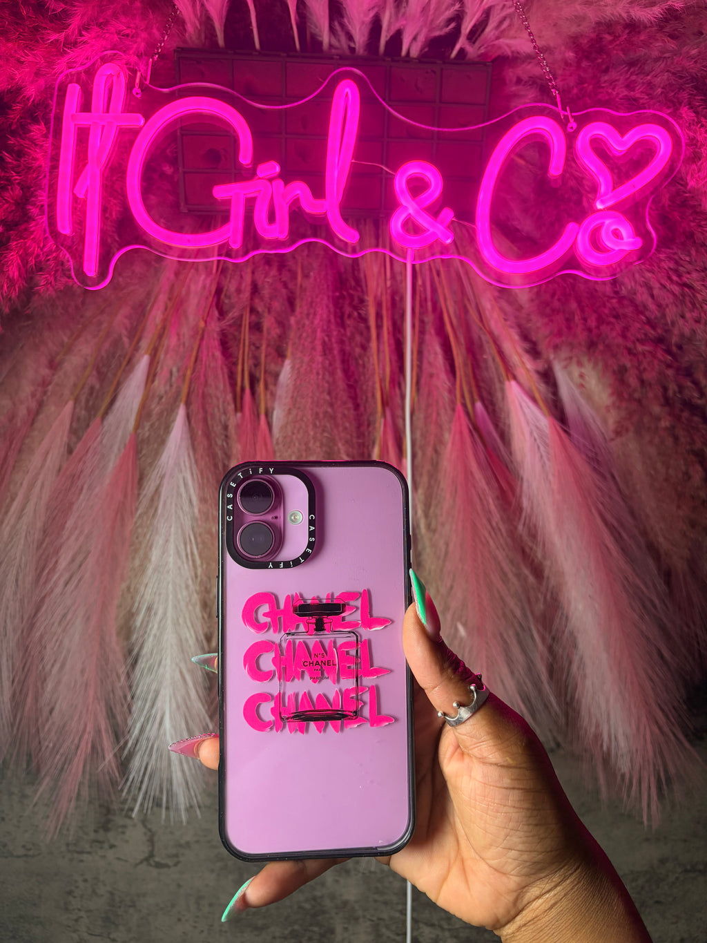Graffiti Chanel 🖤💕